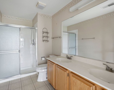 1632 Columbia Circle - Photo Thumbnail 4