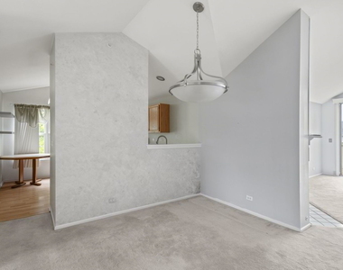 1632 Columbia Circle - Photo Thumbnail 3