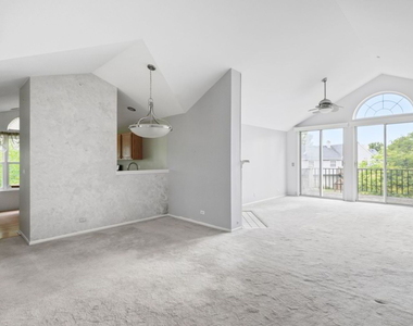 1632 Columbia Circle - Photo Thumbnail 7