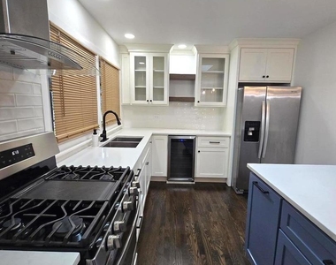 6101 W 82nd Place - Photo Thumbnail 7