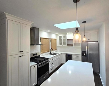 6101 W 82nd Place - Photo Thumbnail 4