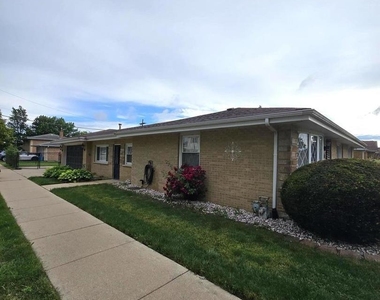 6101 W 82nd Place - Photo Thumbnail 1