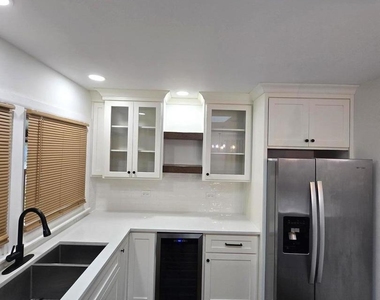 6101 W 82nd Place - Photo Thumbnail 5