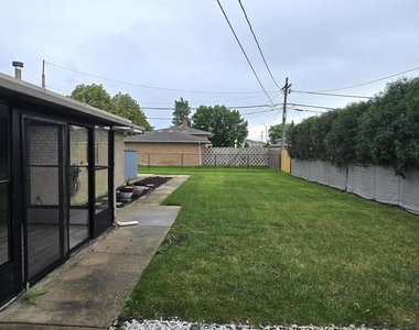6101 W 82nd Place - Photo Thumbnail 19