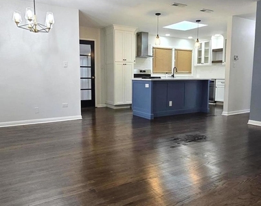 6101 W 82nd Place - Photo Thumbnail 3