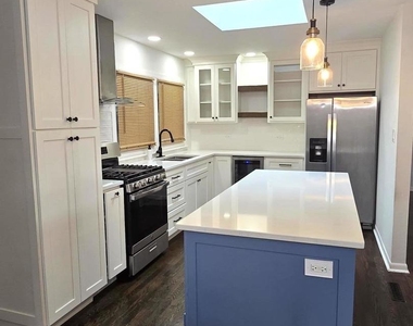 6101 W 82nd Place - Photo Thumbnail 9