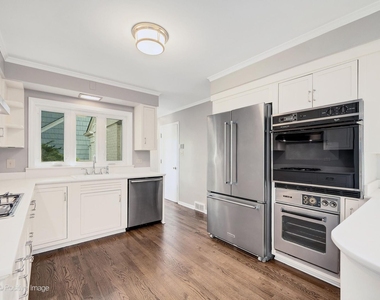 521 Pamela Circle - Photo Thumbnail 9