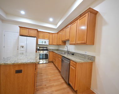 1577 S Kembley Avenue - Photo Thumbnail 5