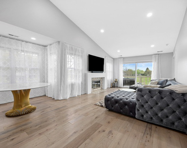1504 Aberdeen Court - Photo Thumbnail 6