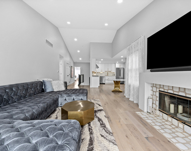 1504 Aberdeen Court - Photo Thumbnail 3