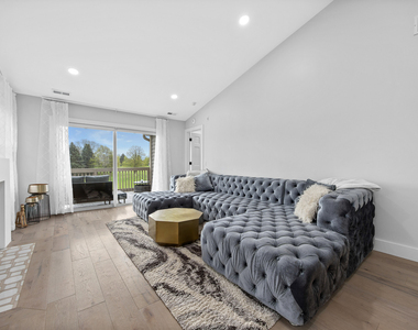 1504 Aberdeen Court - Photo Thumbnail 5
