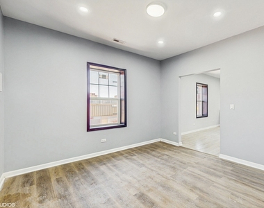 6808 N Clark Street - Photo Thumbnail 12