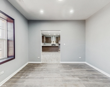6808 N Clark Street - Photo Thumbnail 14
