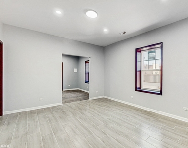 6808 N Clark Street - Photo Thumbnail 9