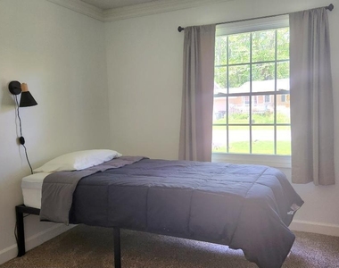 608 Sheridan Drive - Photo Thumbnail 11
