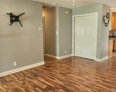 608 Sheridan Drive - Photo Thumbnail 2