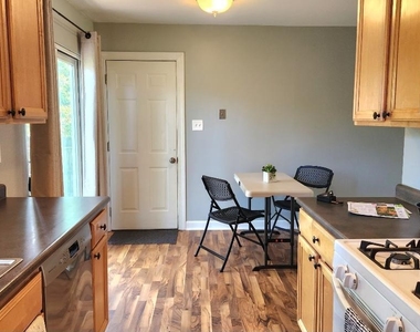 608 Sheridan Drive - Photo Thumbnail 7