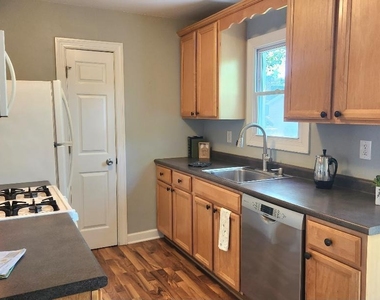 608 Sheridan Drive - Photo Thumbnail 4