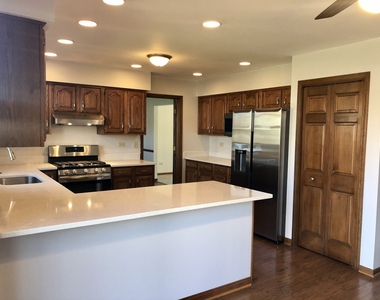 677 Sacramento Court - Photo Thumbnail 5