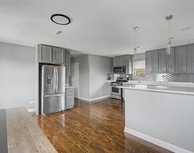 6540 S Maryland Avenue - Photo Thumbnail 7