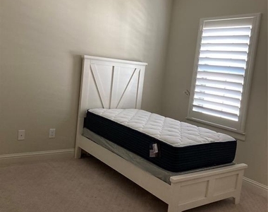 25110 Devlin Creek Drive - Photo Thumbnail 10