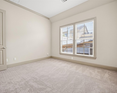 308 W Bell Street - Photo Thumbnail 36