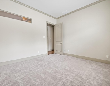 308 W Bell Street - Photo Thumbnail 35