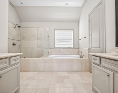 308 W Bell Street - Photo Thumbnail 43
