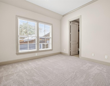 308 W Bell Street - Photo Thumbnail 33