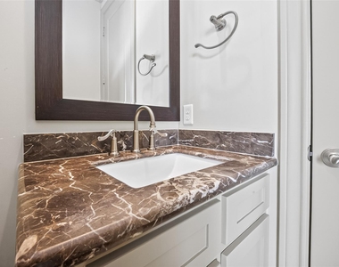 308 W Bell Street - Photo Thumbnail 37