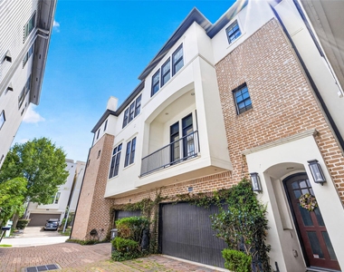 308 W Bell Street - Photo Thumbnail 2