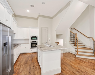 308 W Bell Street - Photo Thumbnail 21