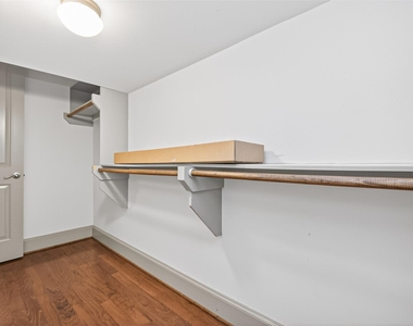 308 W Bell Street - Photo Thumbnail 11