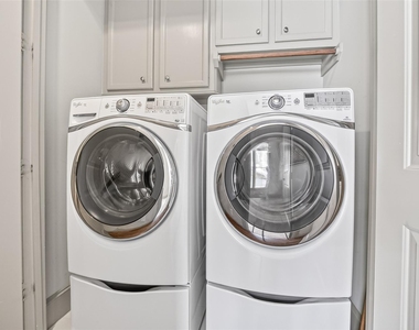 308 W Bell Street - Photo Thumbnail 32