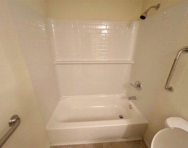 2456 Country Club Drive - Photo Thumbnail 27