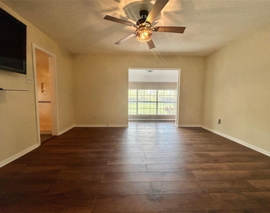 2456 Country Club Drive - Photo Thumbnail 16