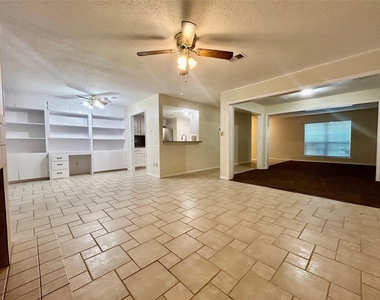 2456 Country Club Drive - Photo Thumbnail 9