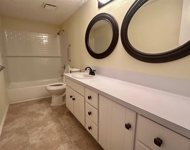 2456 Country Club Drive - Photo Thumbnail 26