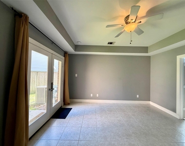 9833 Sandra Ann Court - Photo Thumbnail 3