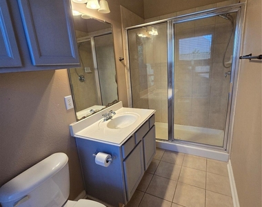 215 Danna Street - Photo Thumbnail 6