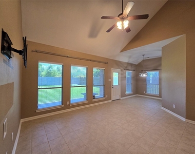 215 Danna Street - Photo Thumbnail 13