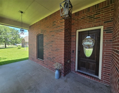 215 Danna Street - Photo Thumbnail 2