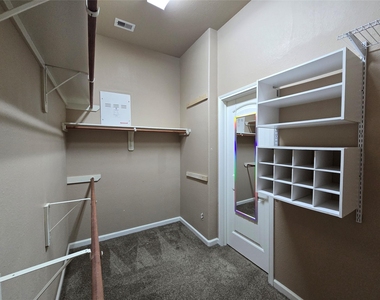 215 Danna Street - Photo Thumbnail 21