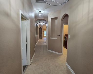 215 Danna Street - Photo Thumbnail 3