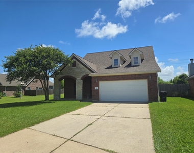 215 Danna Street - Photo Thumbnail 1