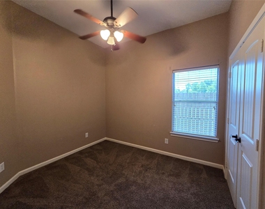 215 Danna Street - Photo Thumbnail 22