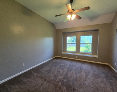 215 Danna Street - Photo Thumbnail 16