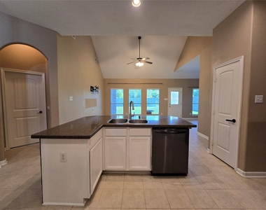 215 Danna Street - Photo Thumbnail 9