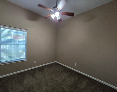 215 Danna Street - Photo Thumbnail 24
