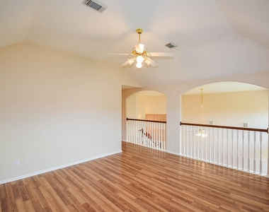 3211 Chapel Creek Way - Photo Thumbnail 20
